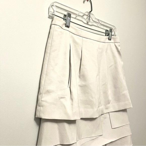 🎉RARE🎉 BCBGMaxAzria gray pearl layered pleated skirt - Picture 4 of 15